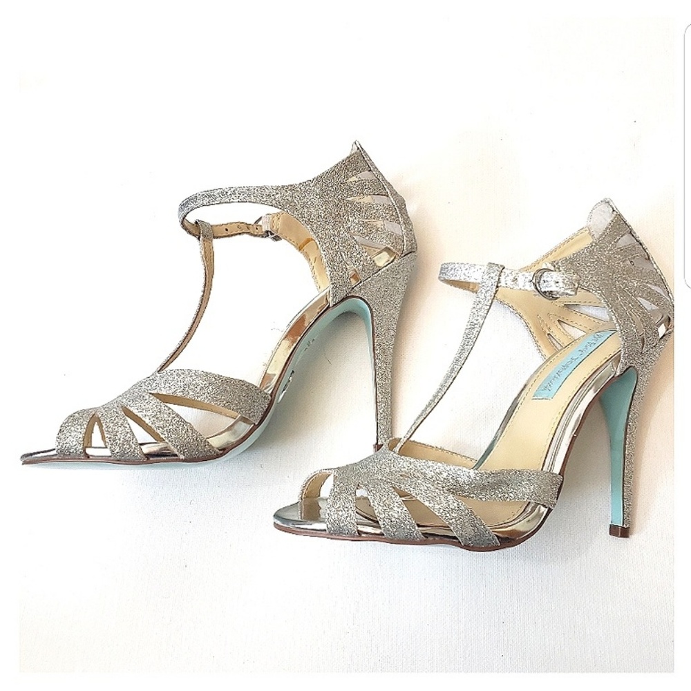 Betsey Johnson Sparkling Evening Pumps Size 6